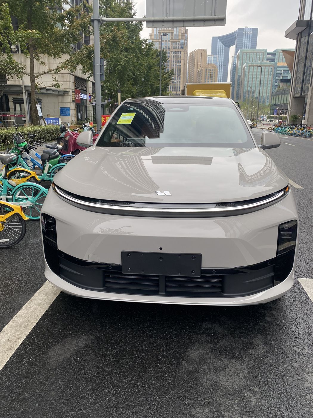 long8唯一国际 MEGA 高压纯电 MPV